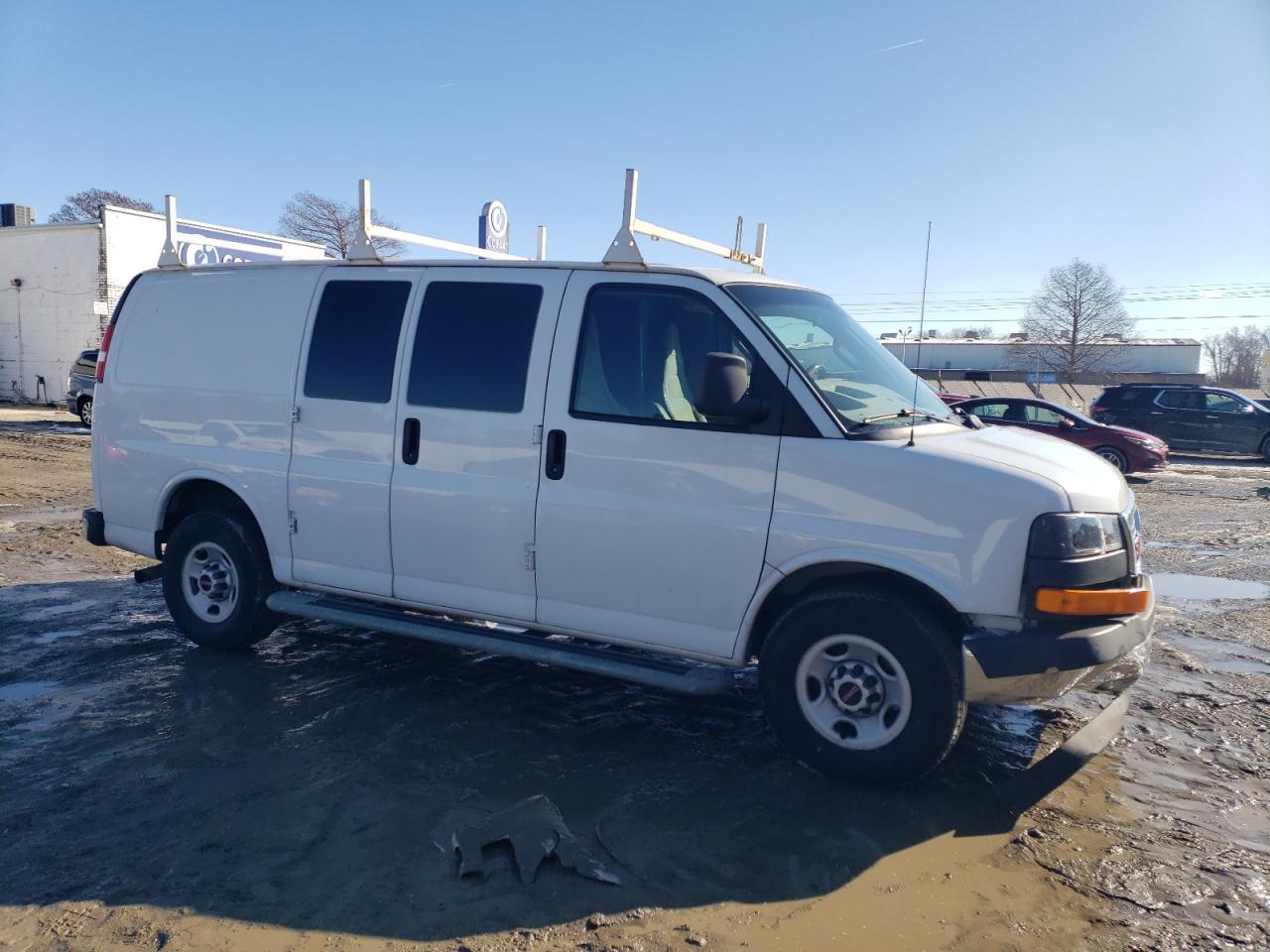 2017 GMC Savana - Image 4