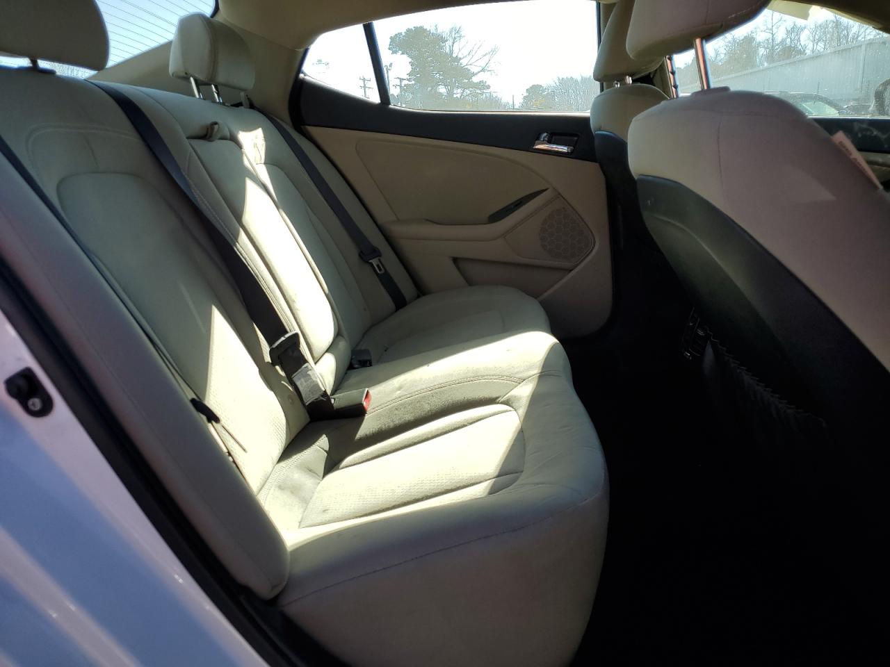 2011 Kia Optima - Image 10