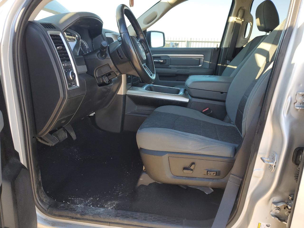 2019 RAM 1500 - Image 7