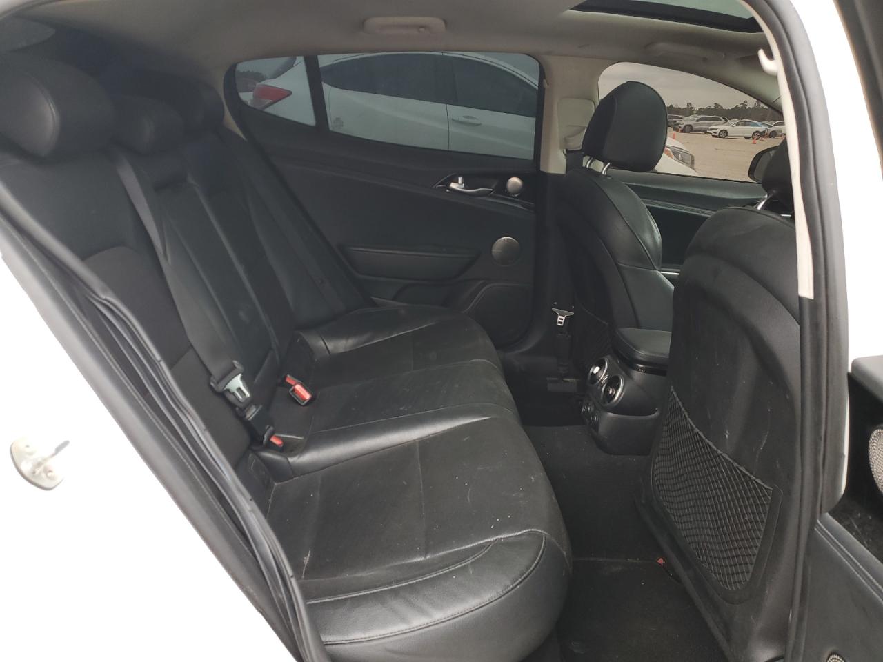 2018 Kia Stinger - Image 11