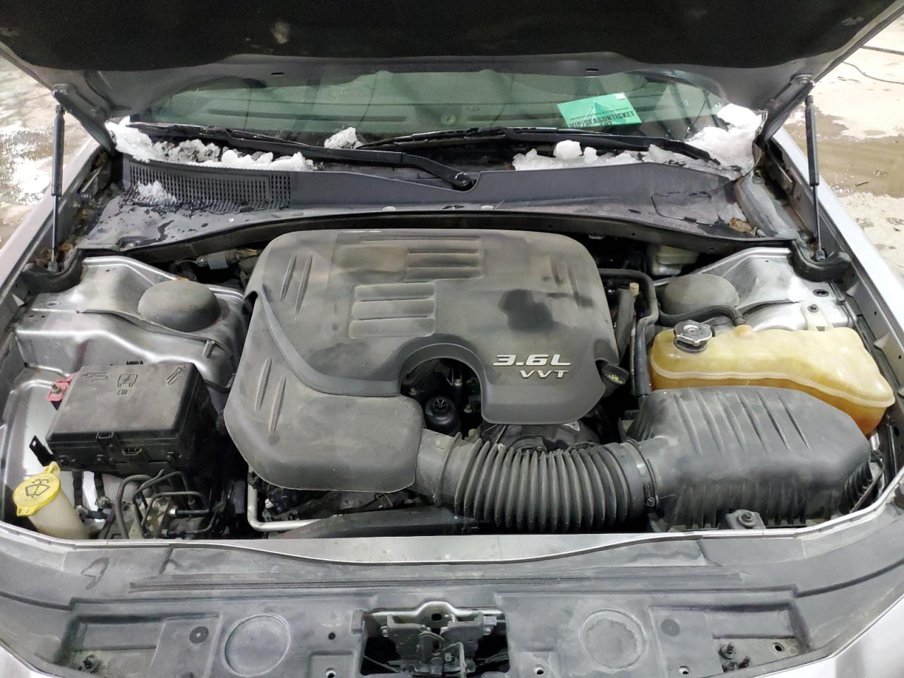 2014 Chrysler 300 - Image 11