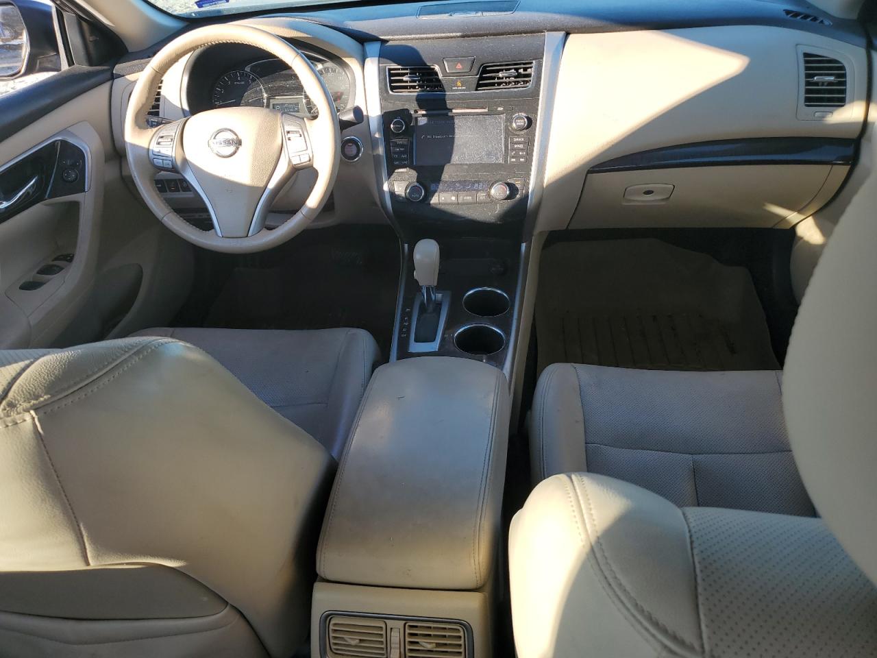 2015 Nissan Altima - Image 8