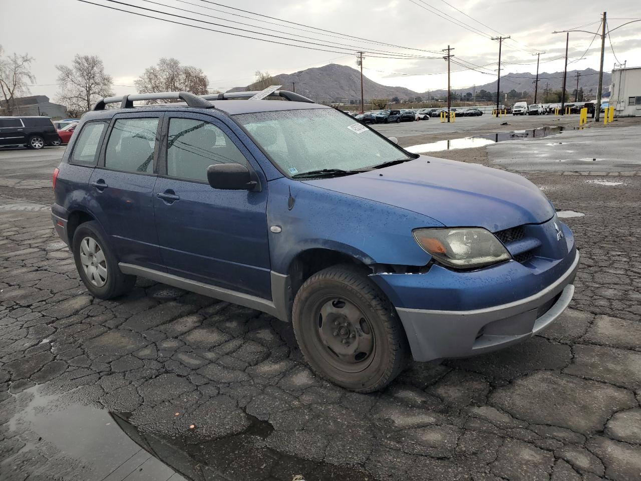 2003 Mitsubishi Outlander - Image 4