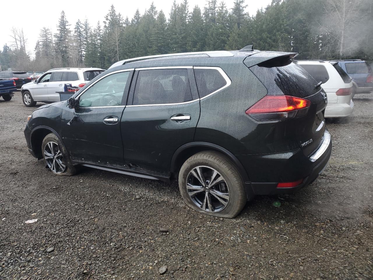 2018 Nissan Rogue - Image 2