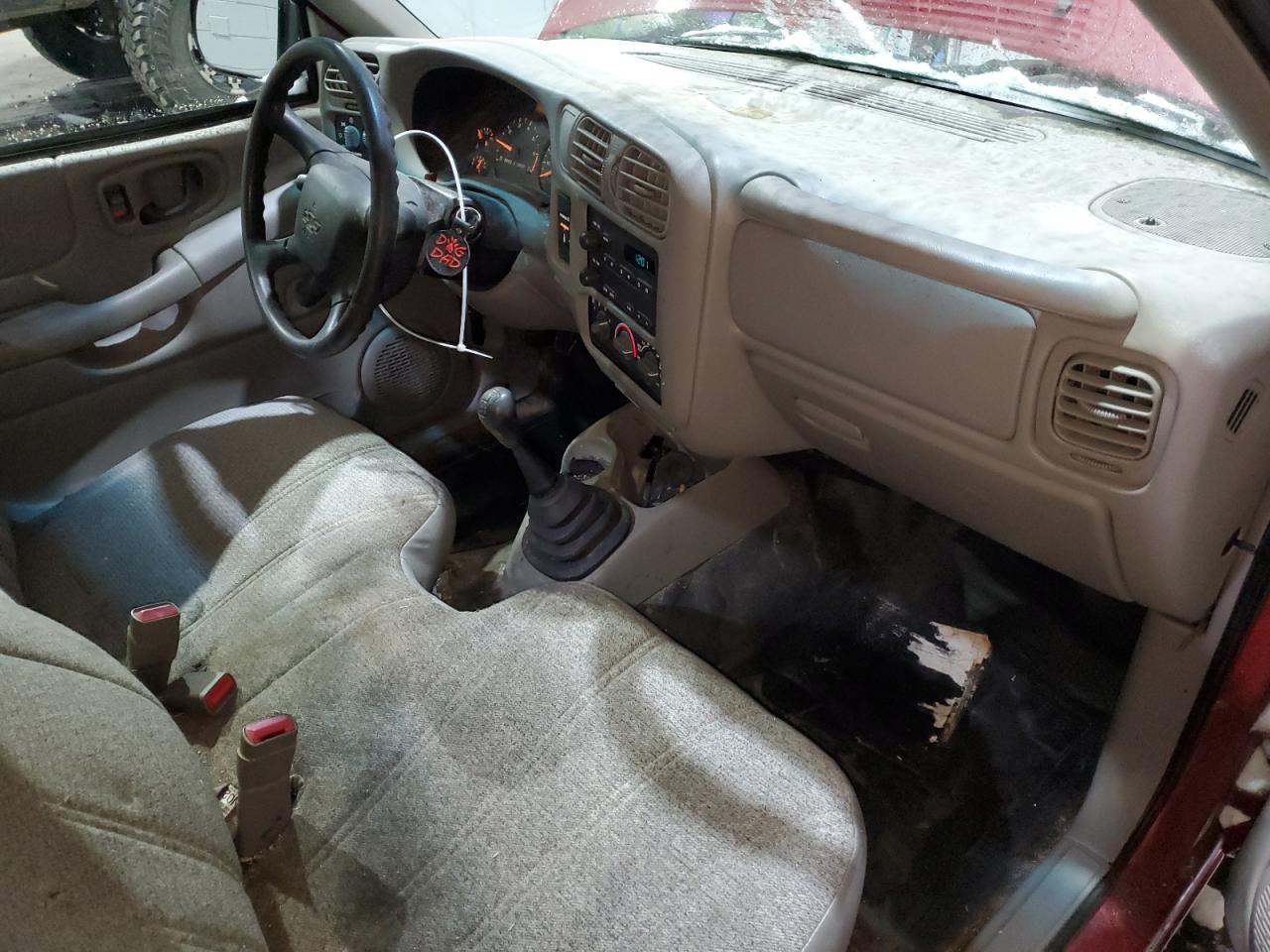 2002 Chevrolet S-10 Pickup - Image 8