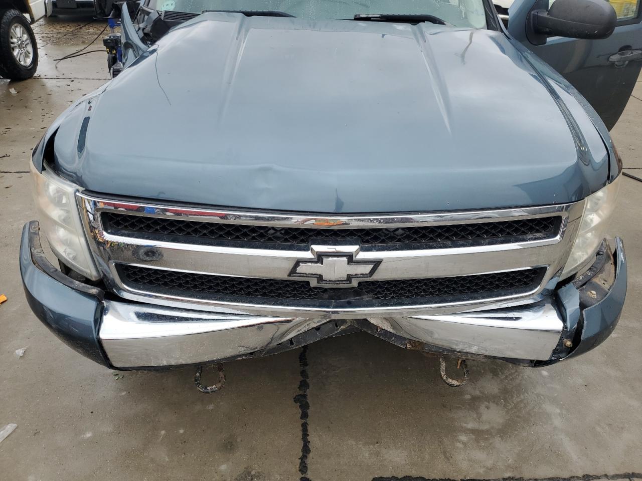2008 Chevrolet Silverado - Image 11