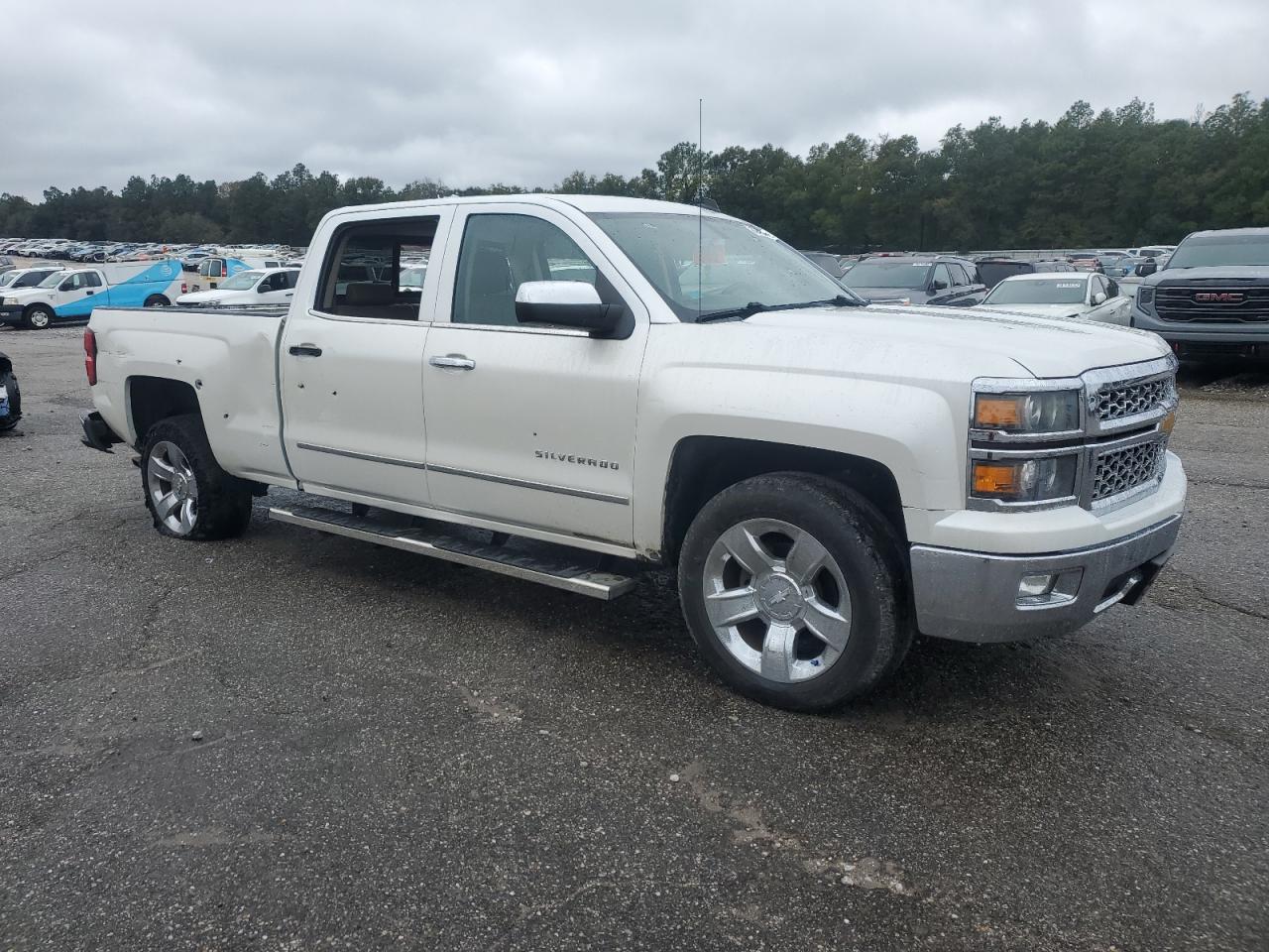 2014 Chevrolet Silverado - Image 4