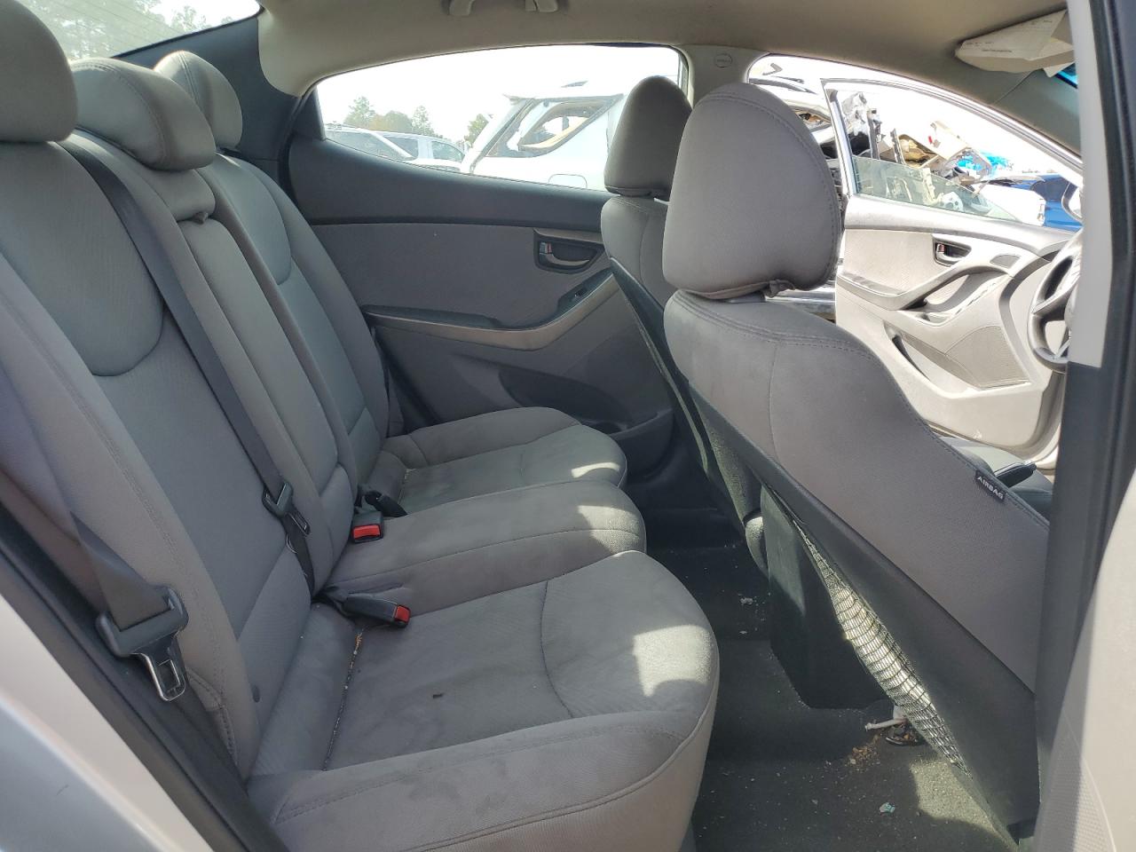 2013 Hyundai Elantra - Image 10