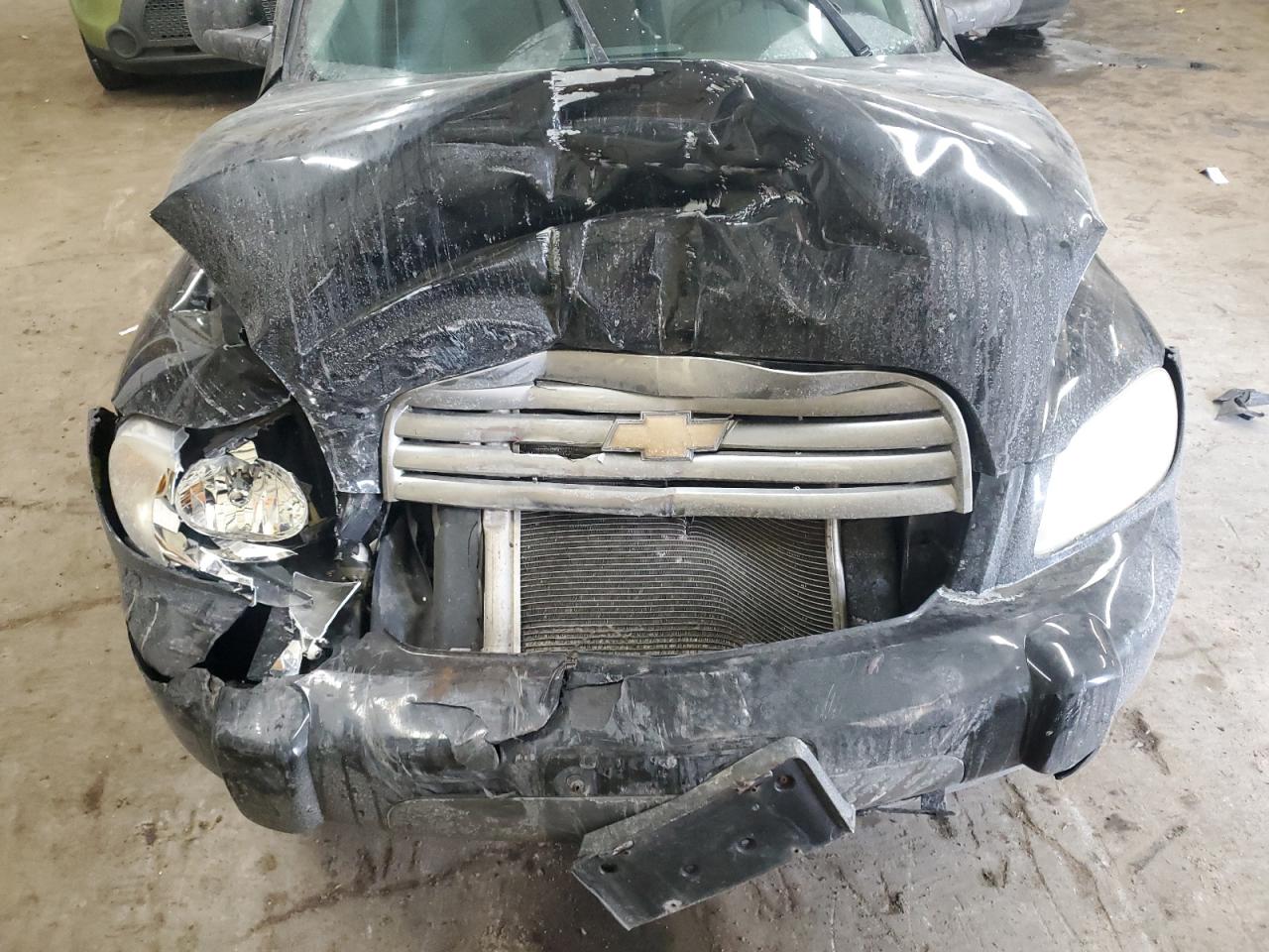 2010 Chevrolet HHR - Image 12