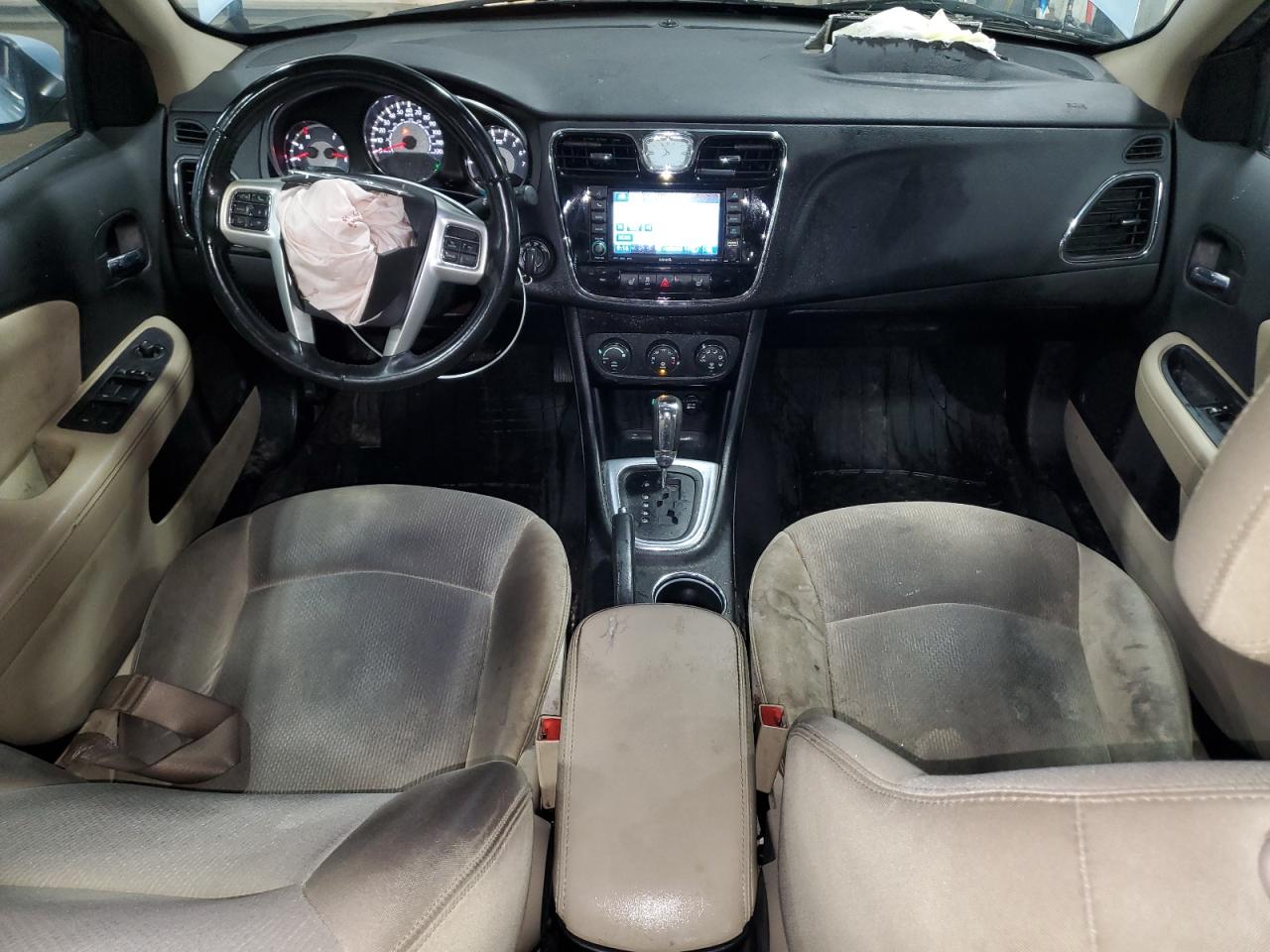 2014 Chrysler 200 - Image 8