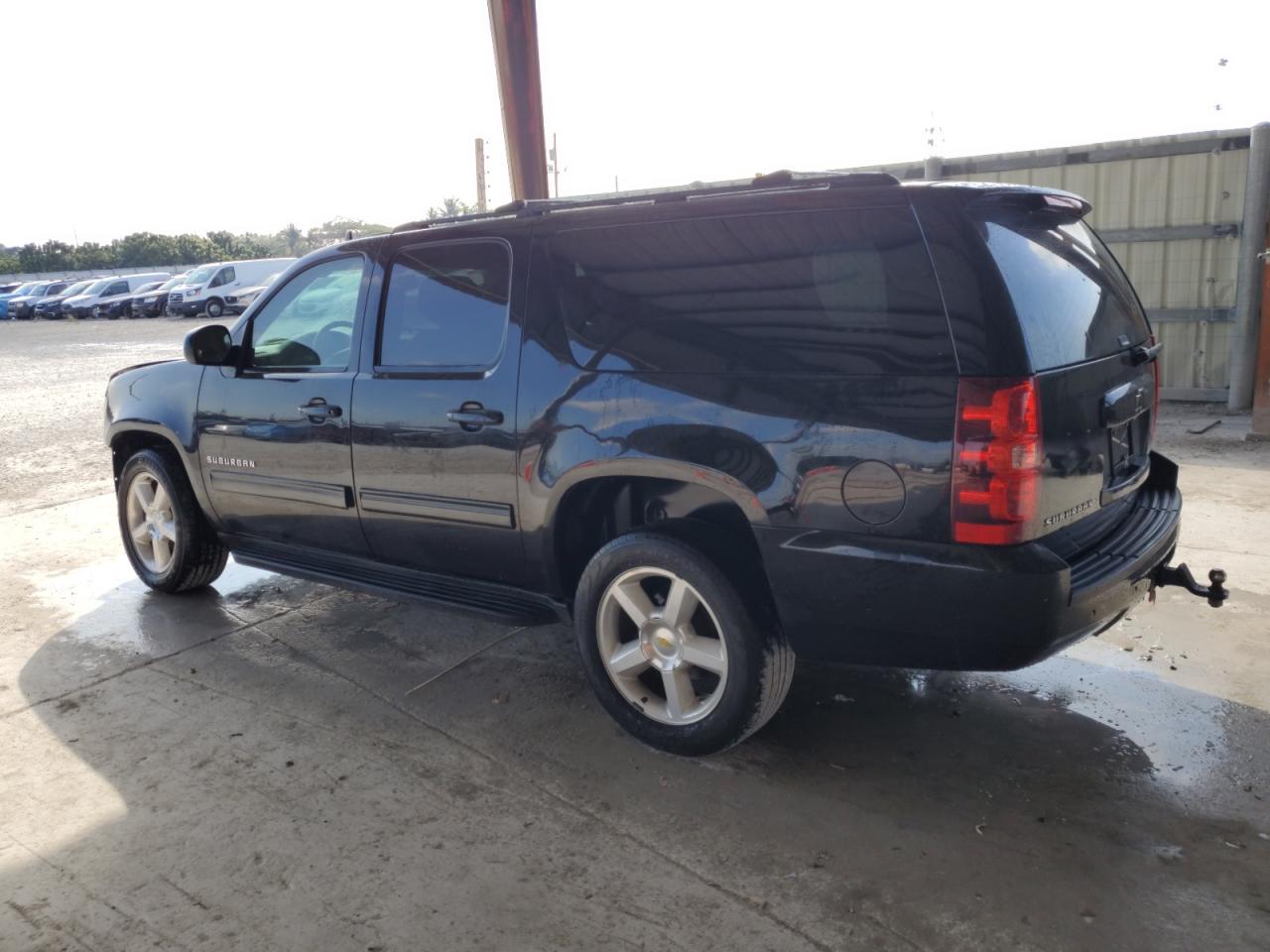 2014 Chevrolet Suburban - Image 2