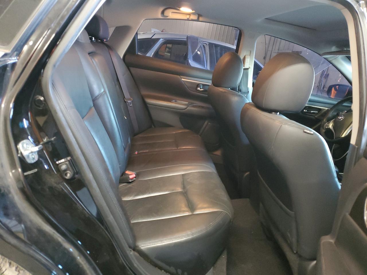 2015 Nissan Altima - Image 10