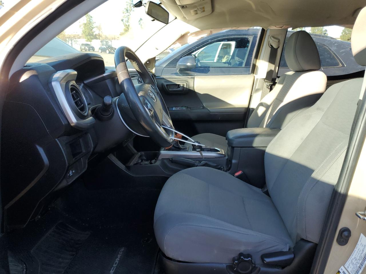 2016 Toyota Tacoma - Image 7