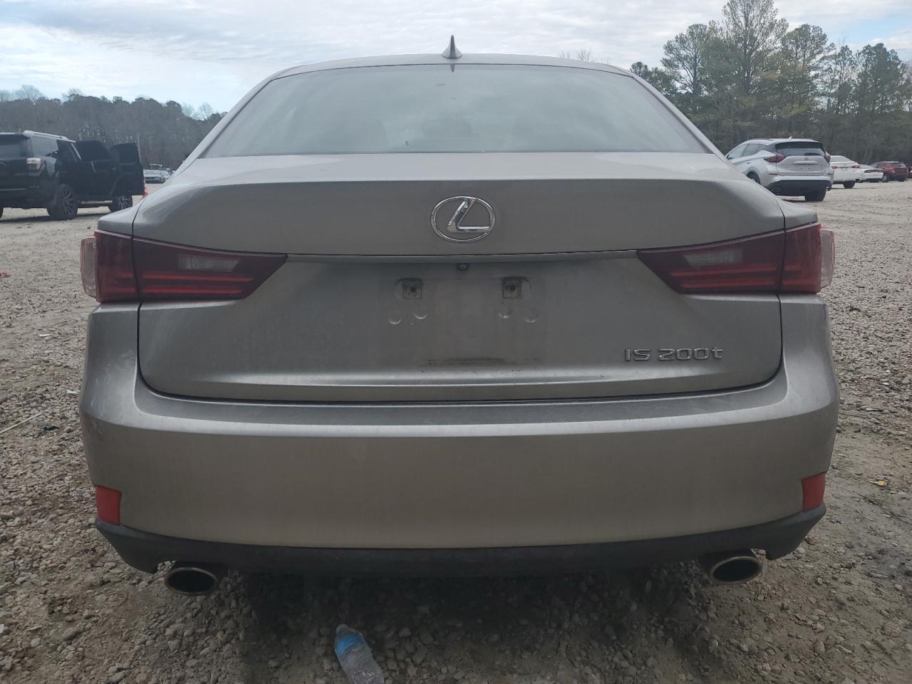 2016 Lexus IS - Image 6