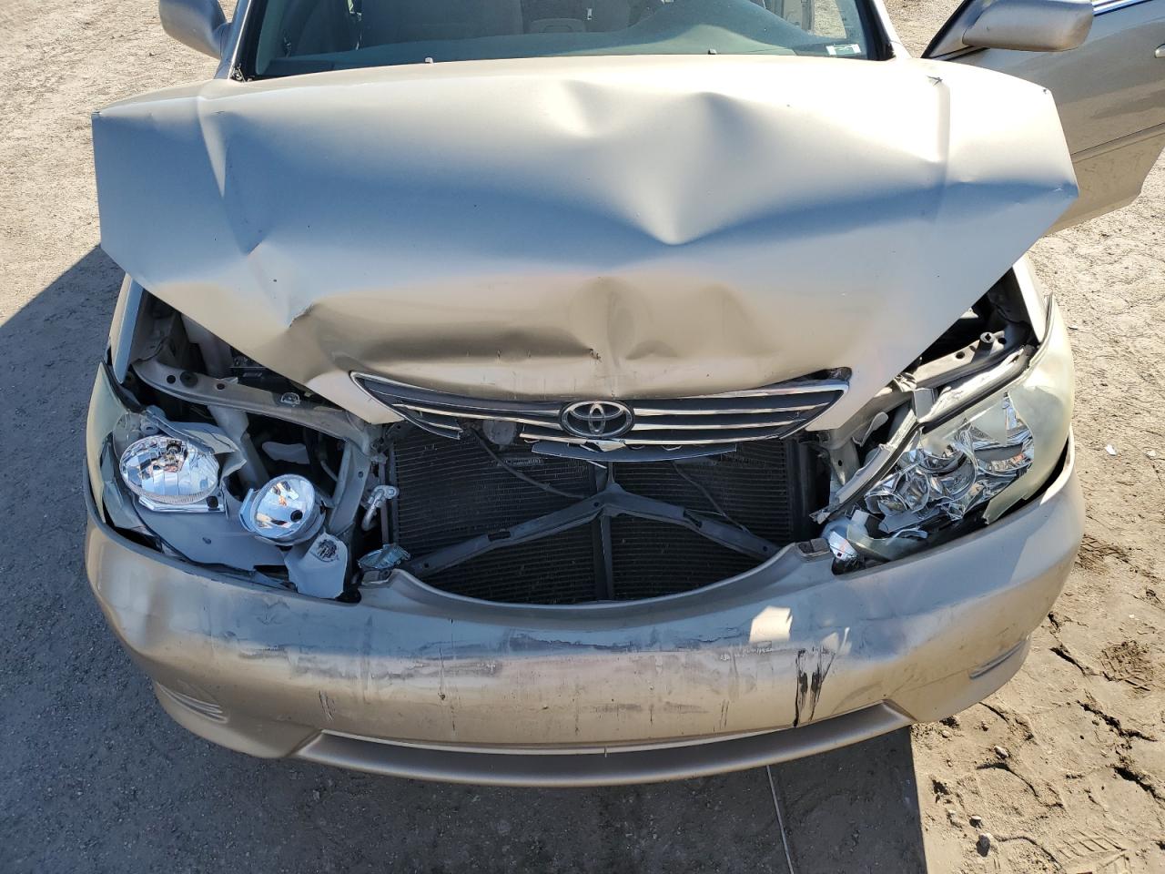 2006 Toyota Camry - Image 11