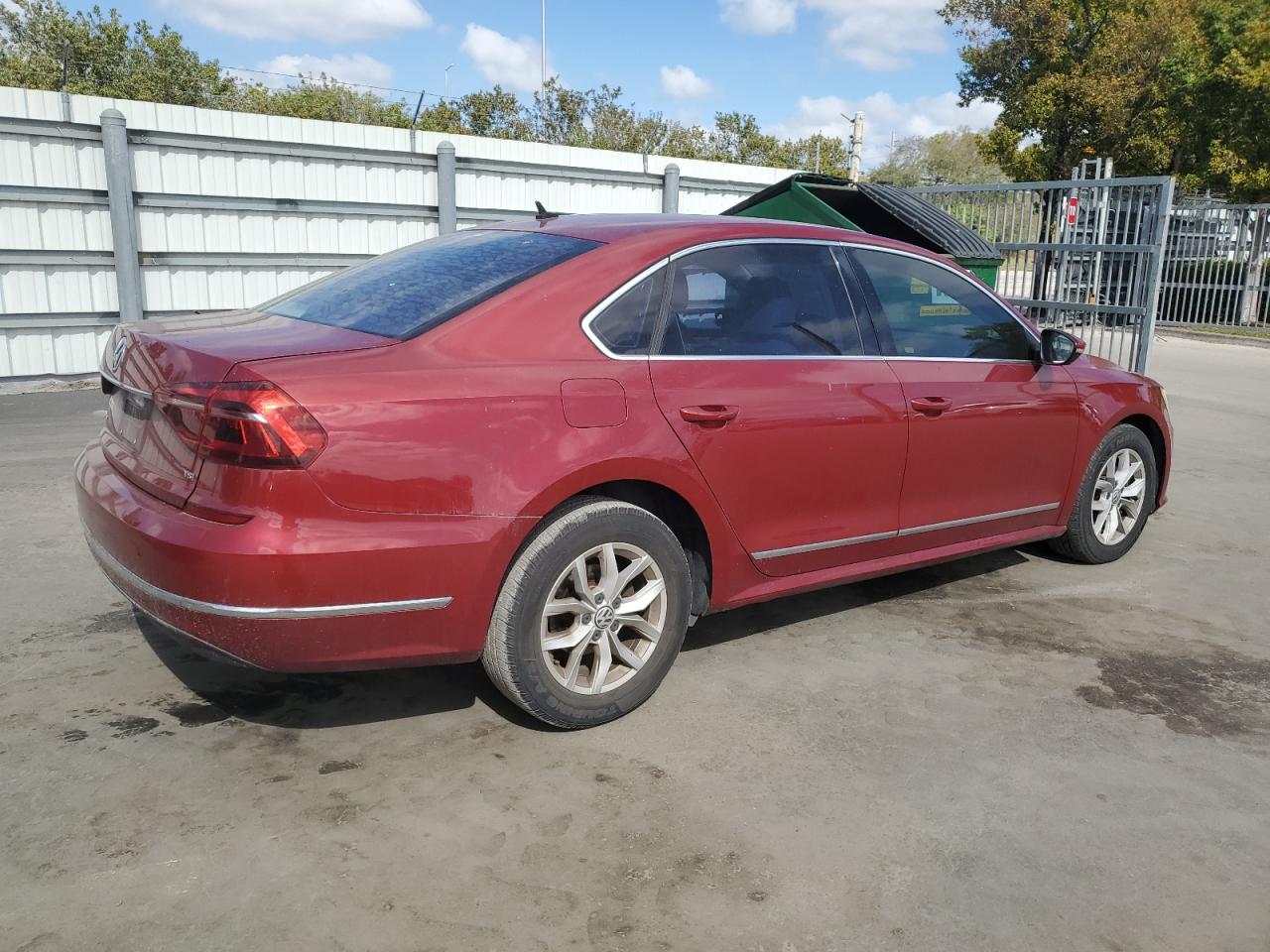 1VWAT7A3XHC083473 VOLKSWAGEN PASSAT 2017