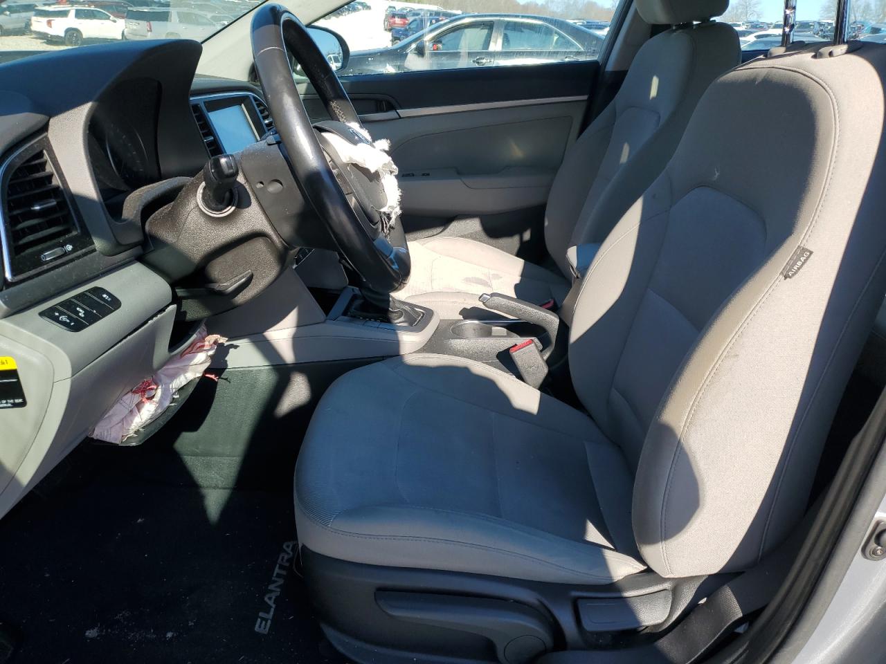 2017 Hyundai Elantra - Image 7