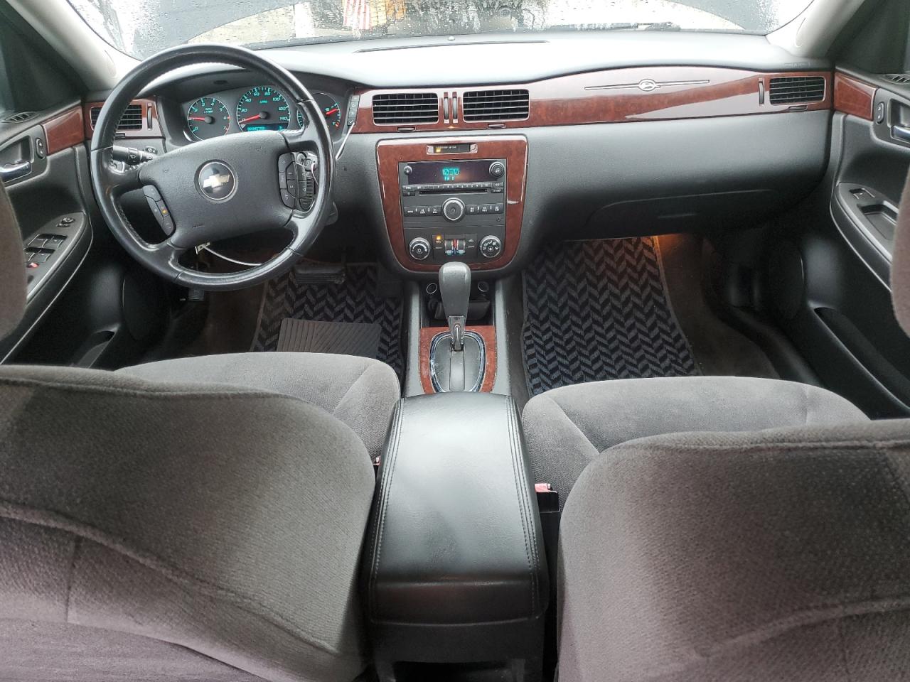 2010 Chevrolet Impala - Image 8