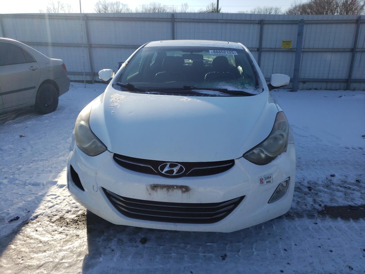 2011 Hyundai Elantra - Image 5
