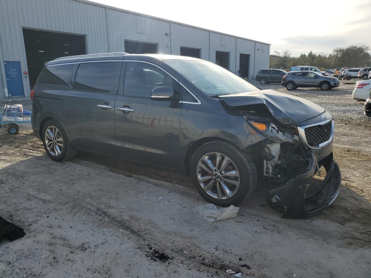 2015 Kia Sedona - Image 4