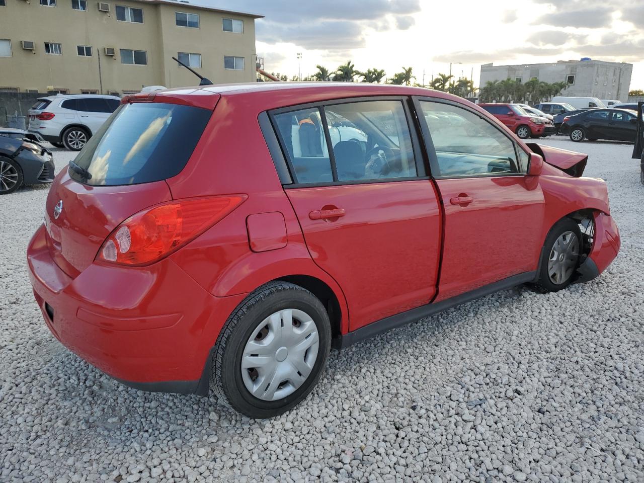 2010 Nissan Versa - Image 3