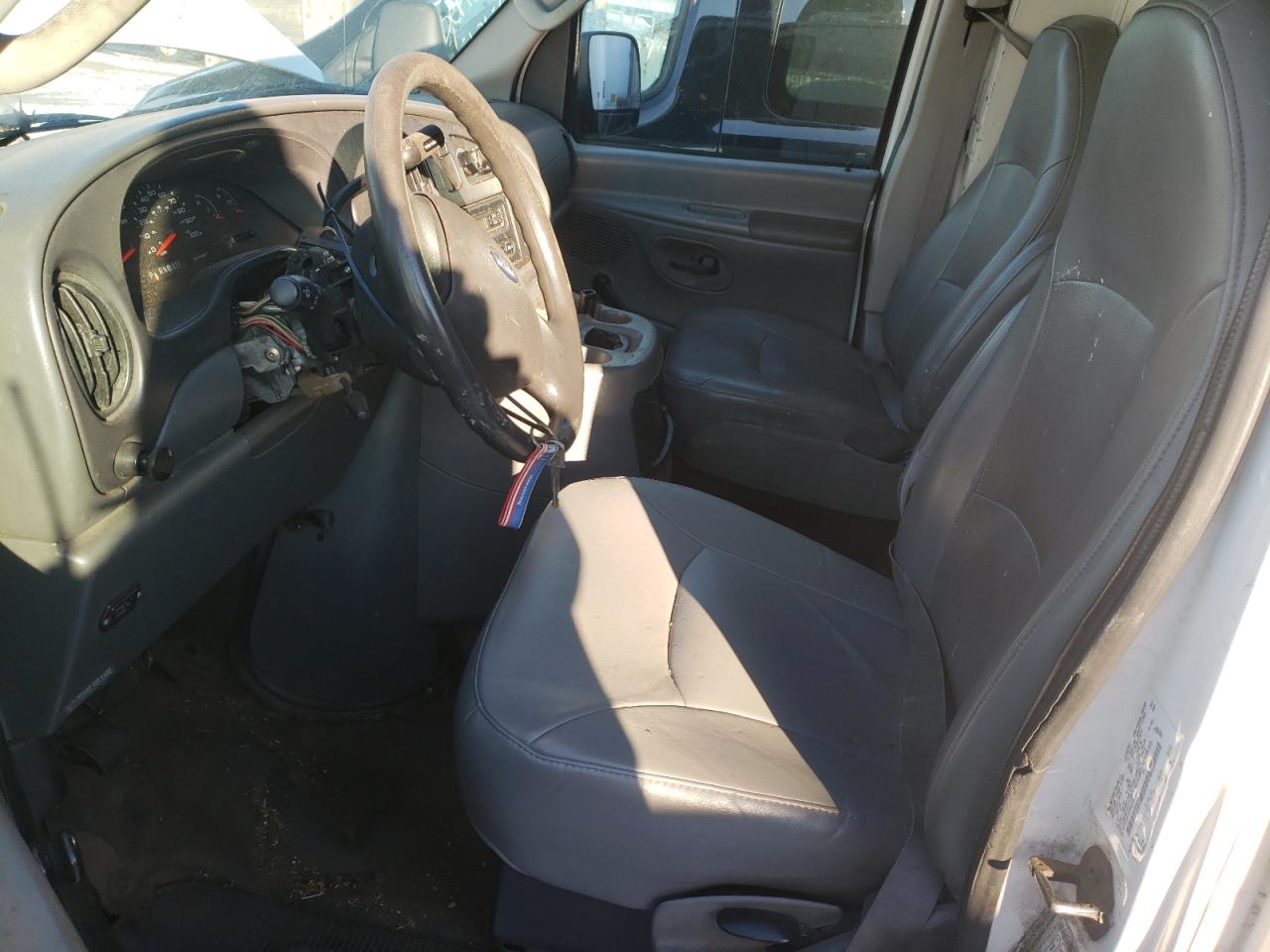 2005 Ford Econoline - Image 7