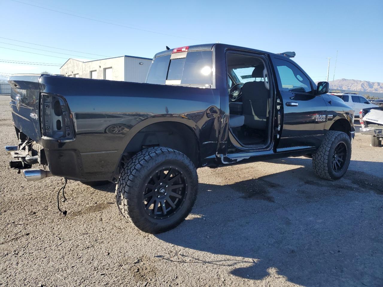 2015 RAM 1500 - Image 3