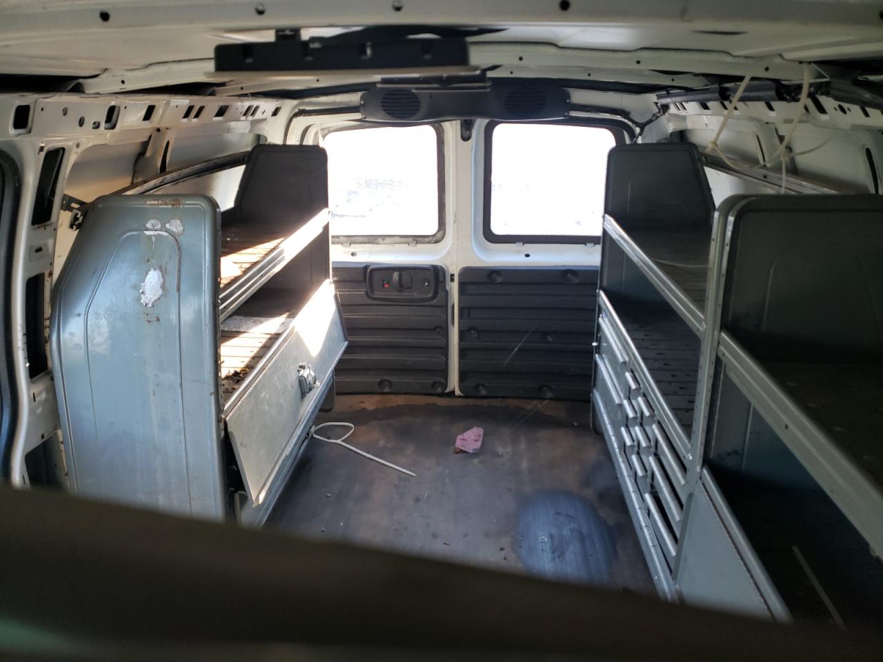 2015 Chevrolet Express - Image 10