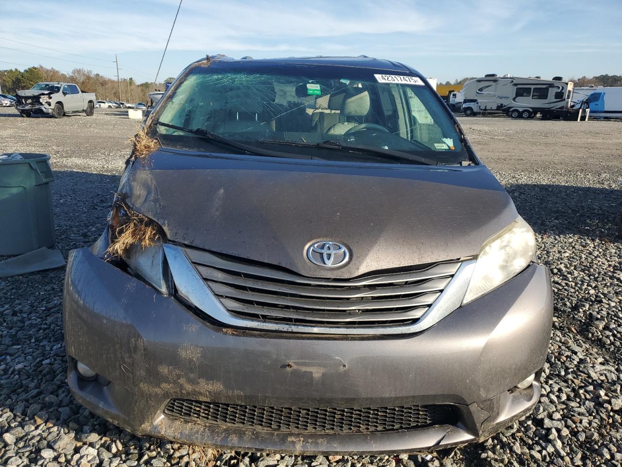 2011 Toyota Sienna - Image 5