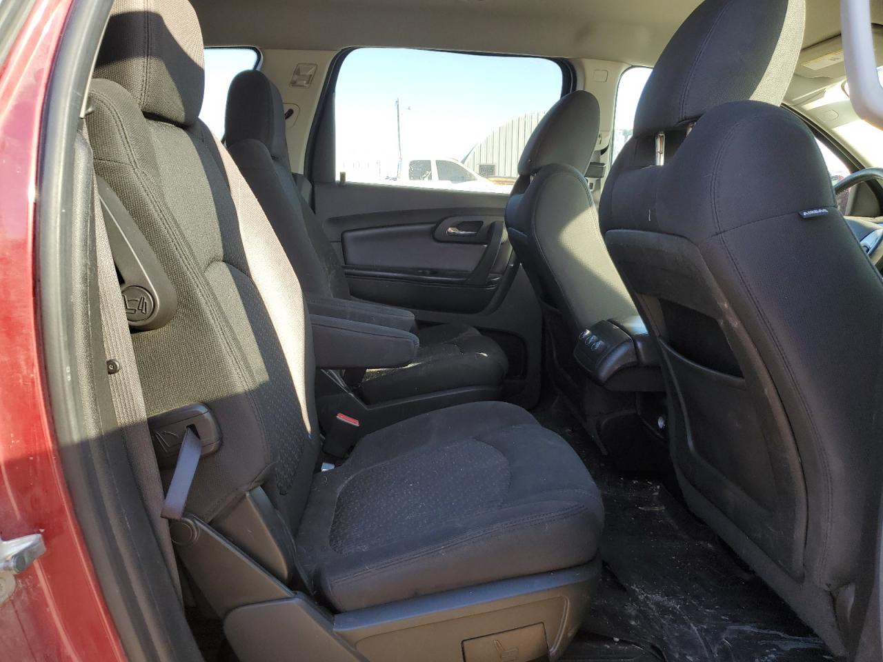 2012 Chevrolet Traverse - Image 11