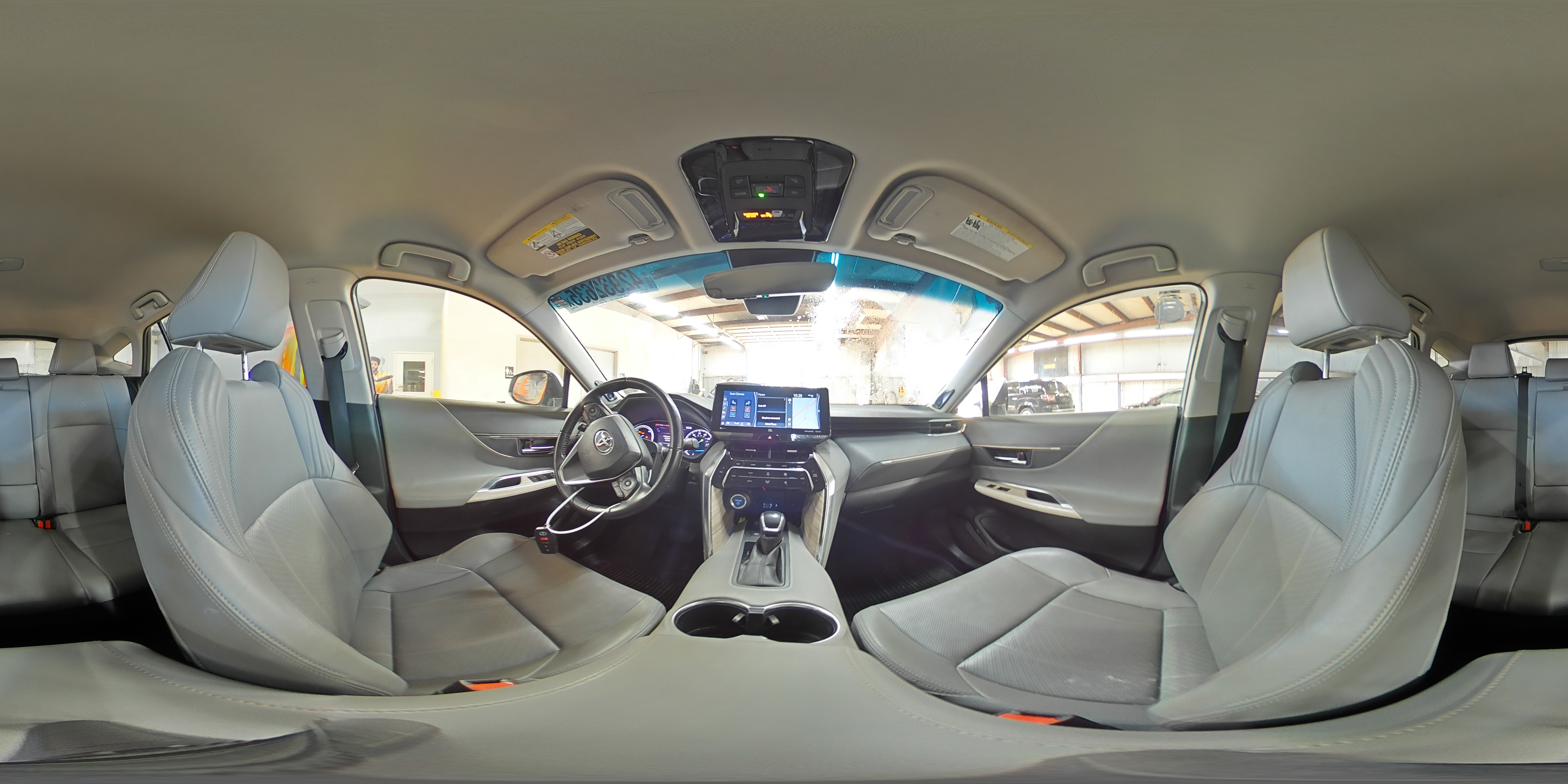 2021 Toyota Venza - Image 14