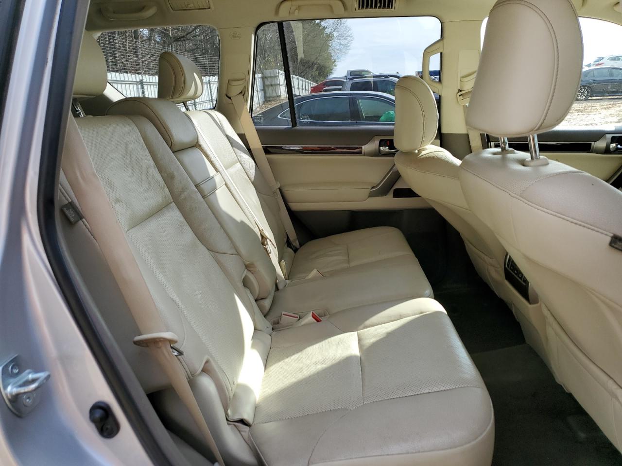 2014 Lexus GX - Image 11