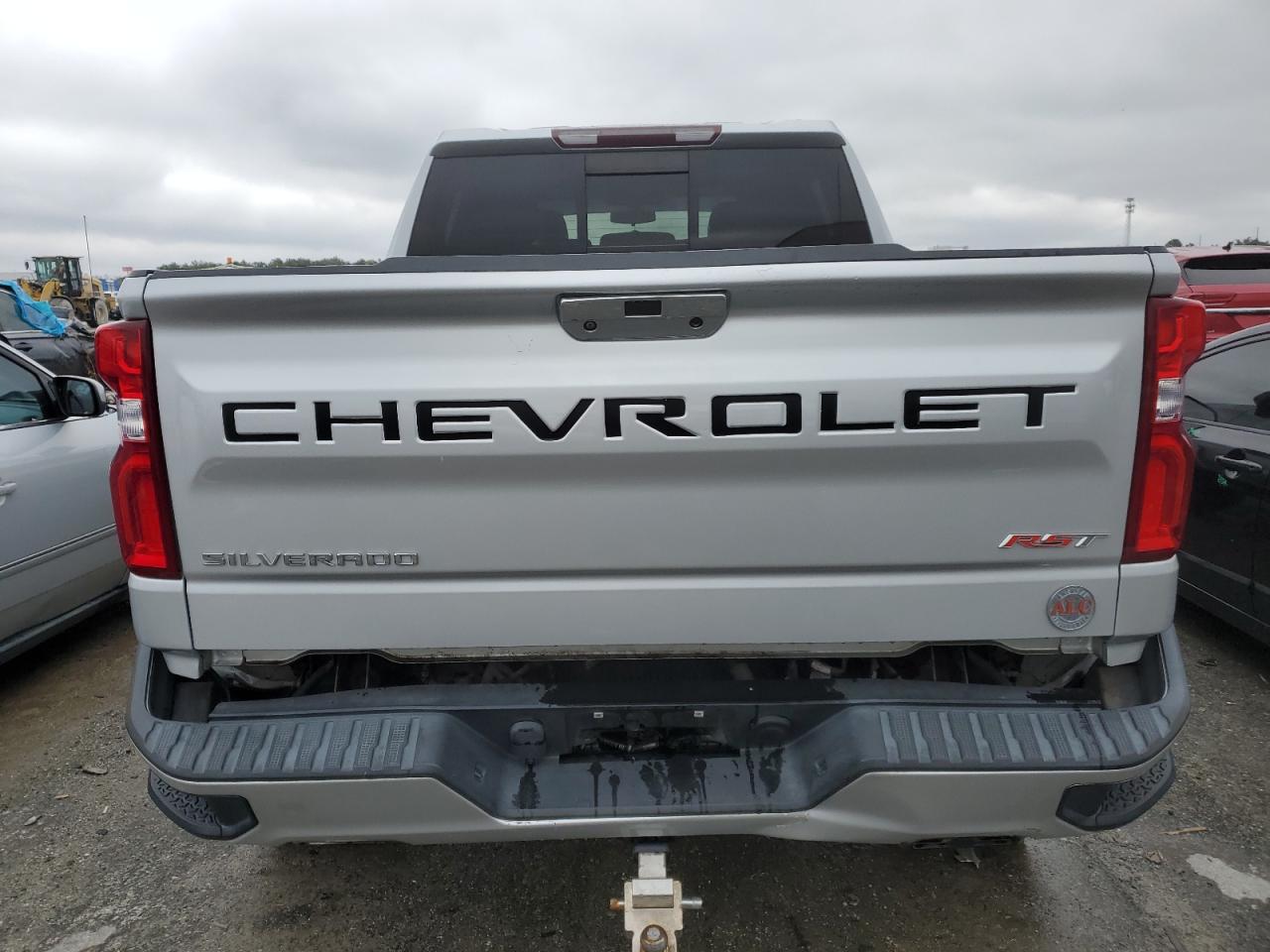 2019 Chevrolet Silverado - Image 6