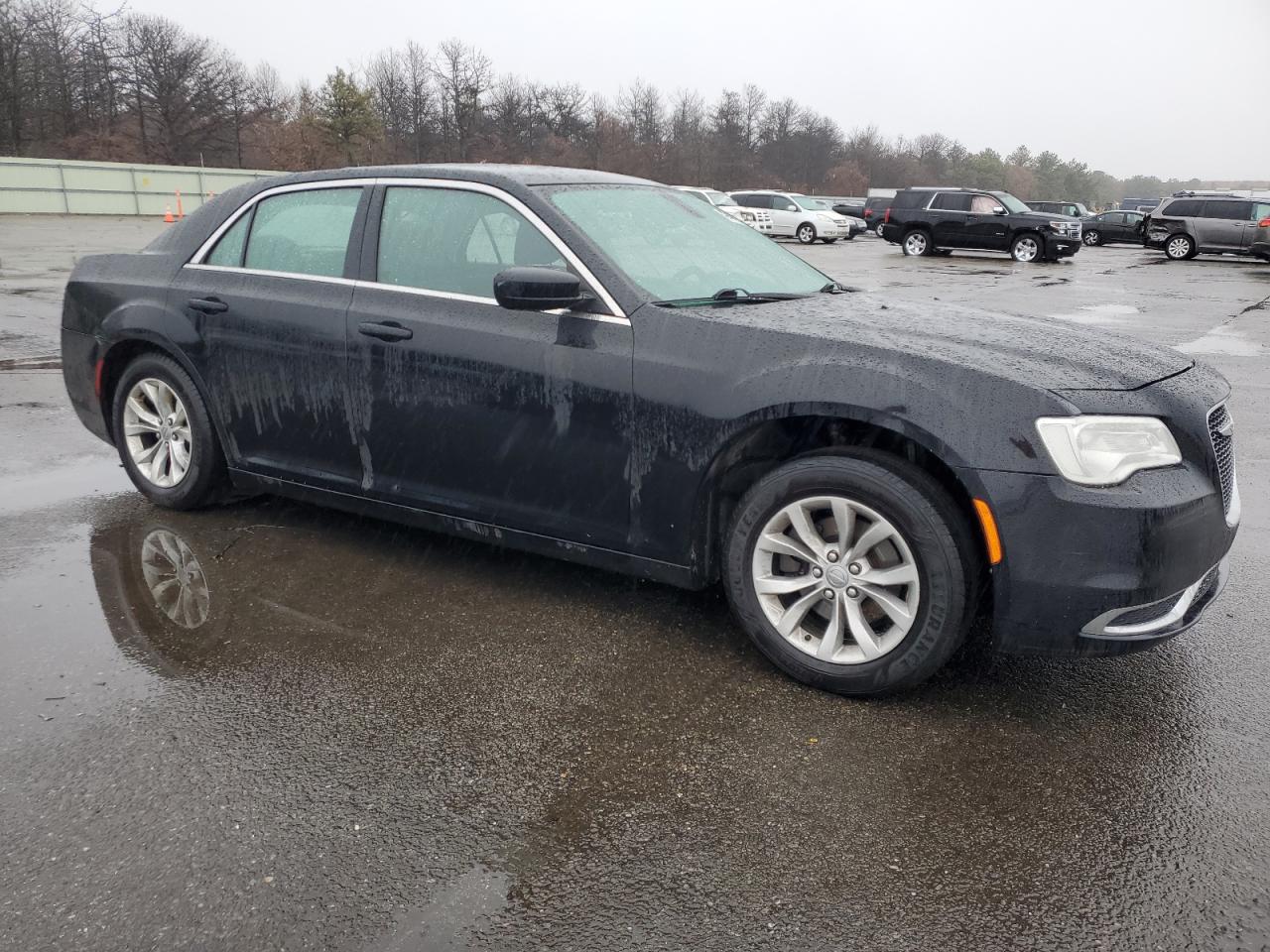 2015 Chrysler 300 - Image 4