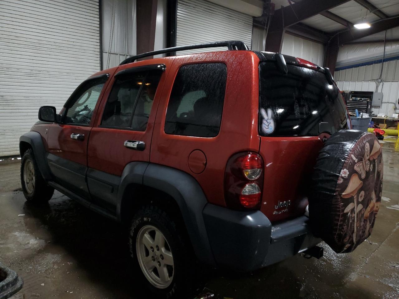 2005 Jeep Liberty (North America) - Image 2