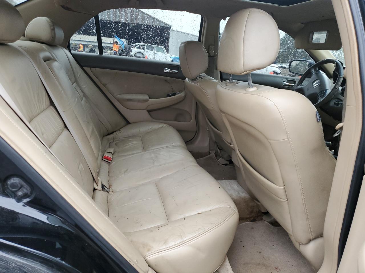 2003 Honda Accord - Image 10