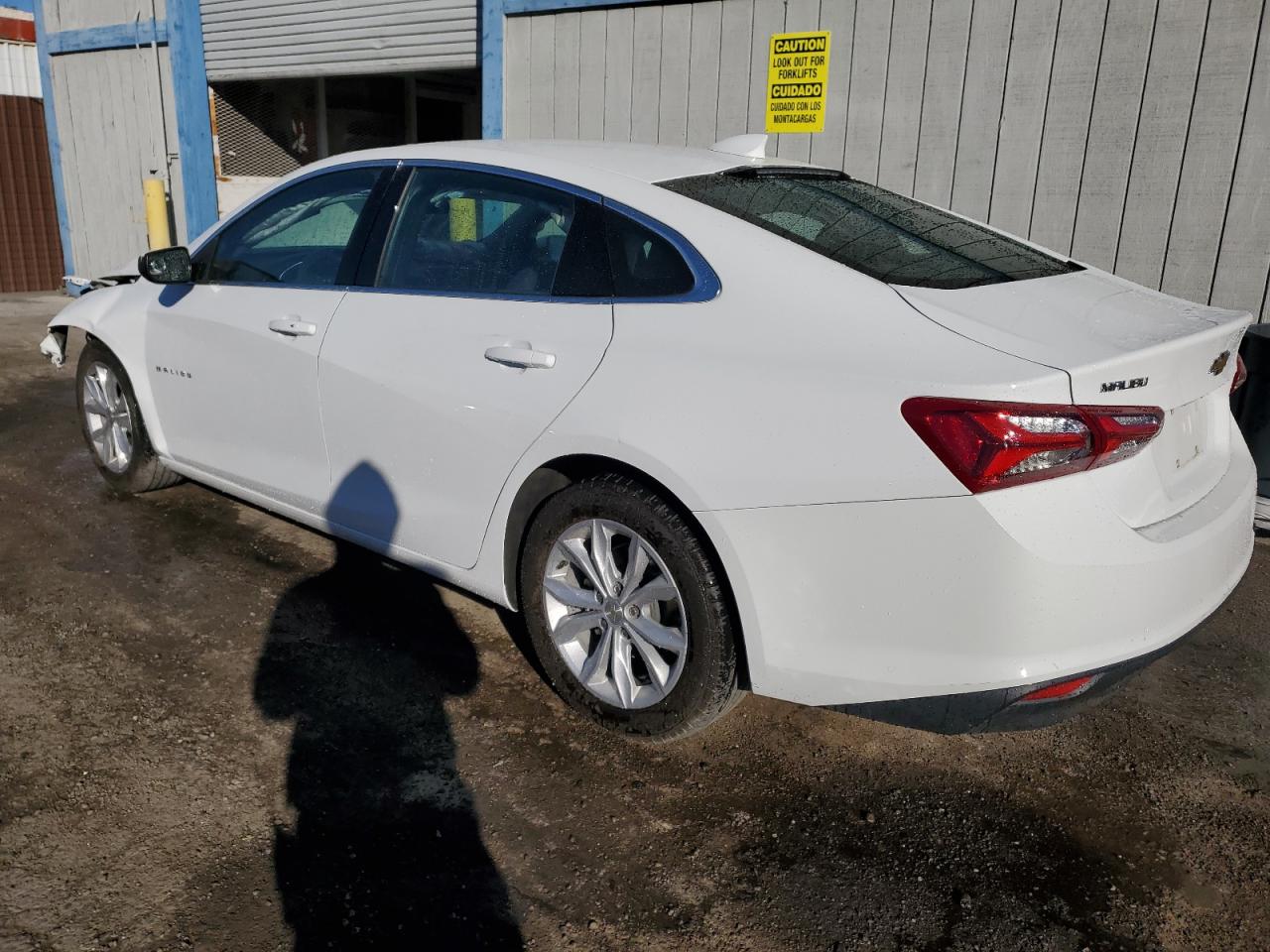 2022 Chevrolet Malibu - Image 2