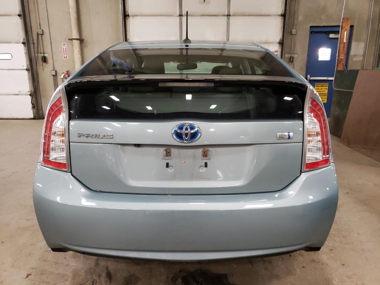 2013 Toyota Prius - Image 6