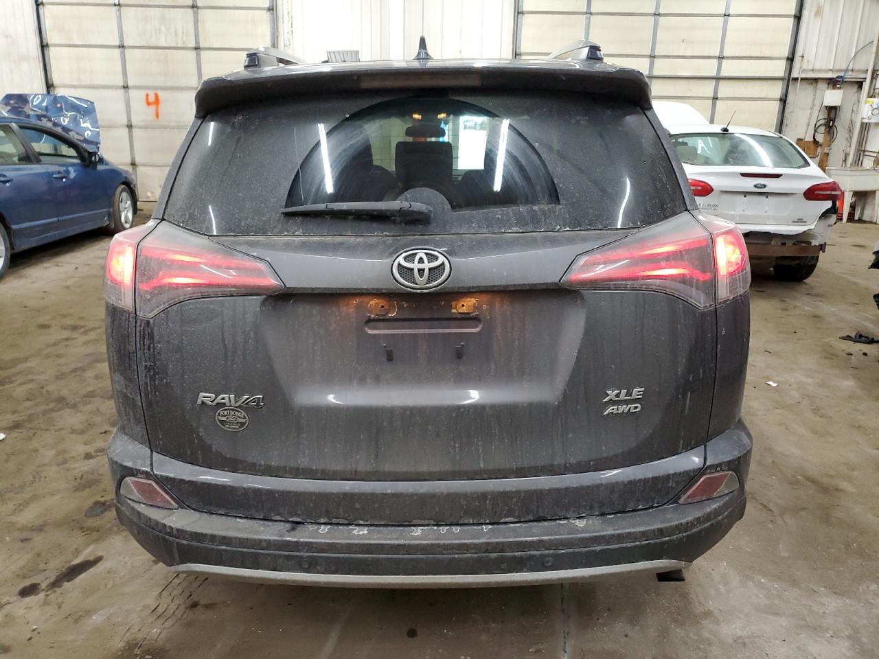2017 Toyota RAV 4 - Image 6