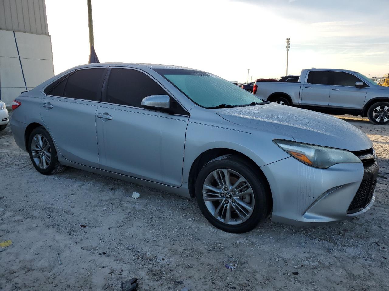 VIN 4T1BF1FKXHU626502 2017 TOYOTA CAMRY no.4