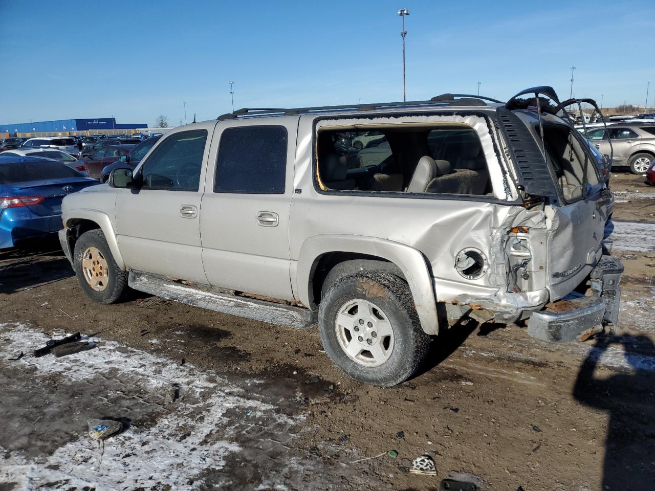 2005 Chevrolet Suburban - Image 2