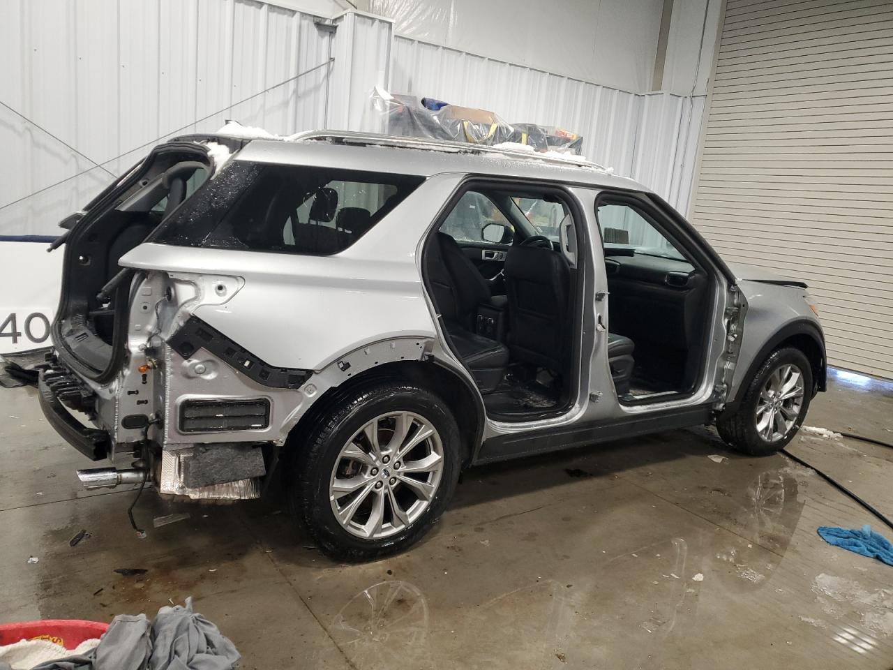 2023 Ford Explorer - Image 3