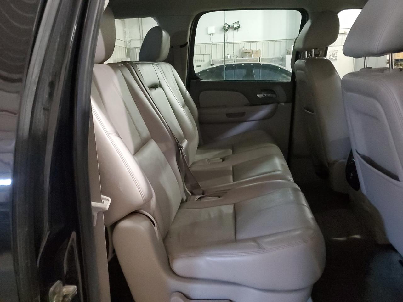 2011 GMC Yukon - Image 11