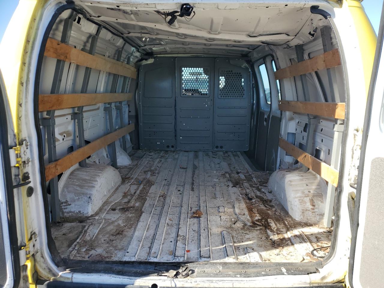 2014 Ford Econoline - Image 10