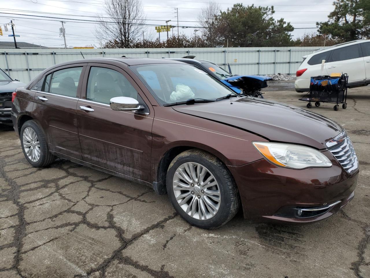 2012 Chrysler 200 - Image 4