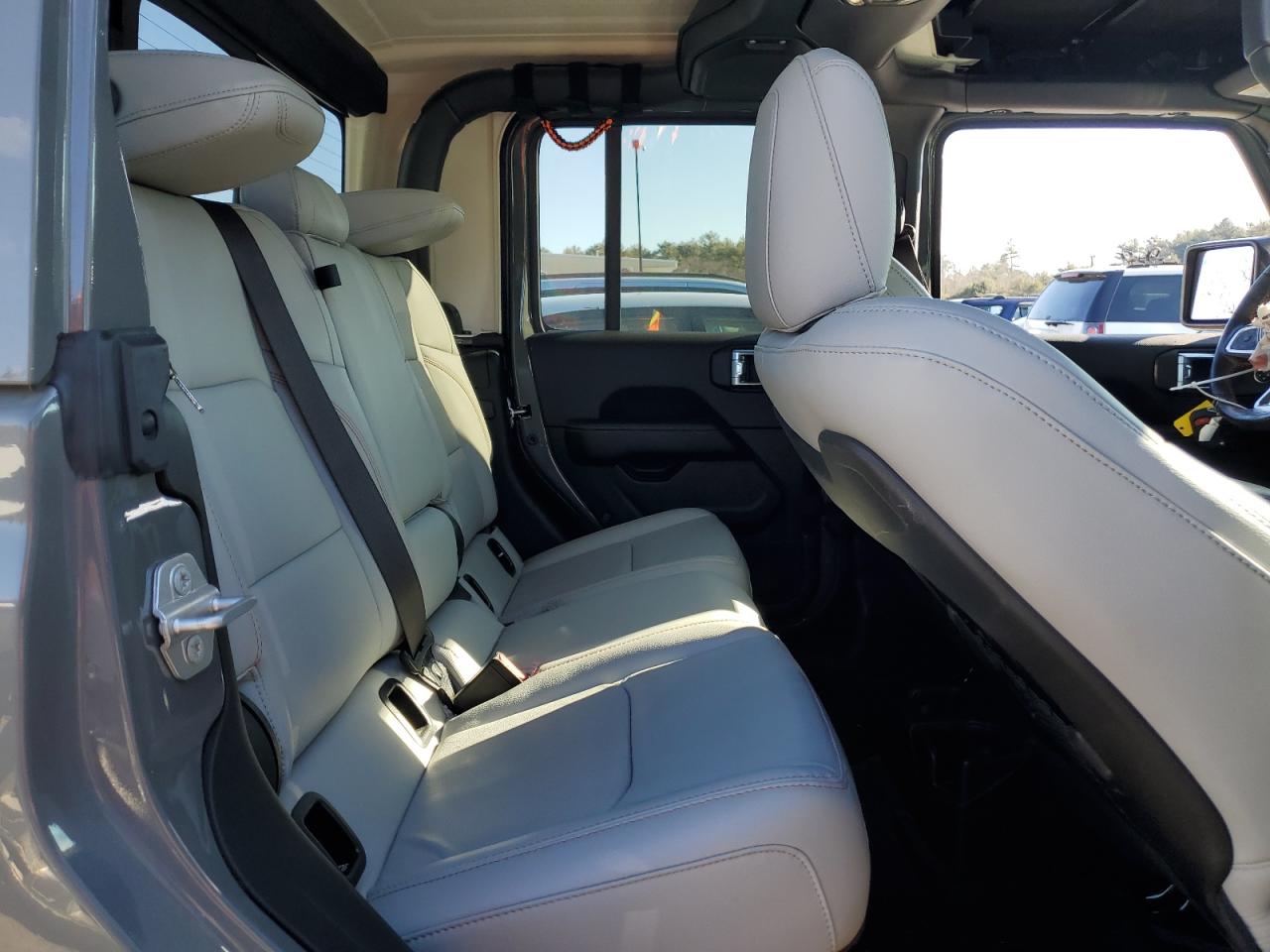 2021 Jeep Gladiator - Image 10