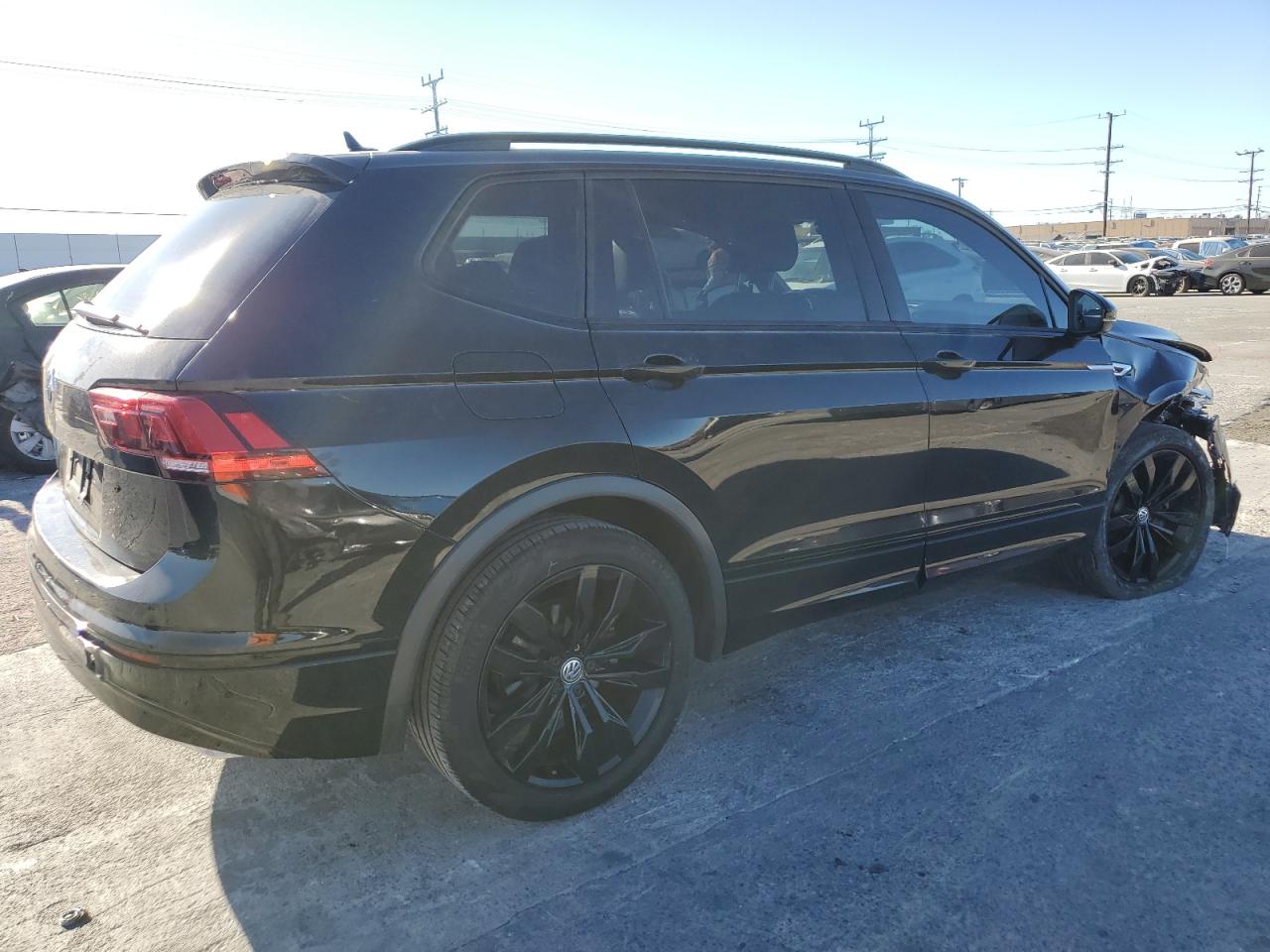 2020 Volkswagen Tiguan - Image 3