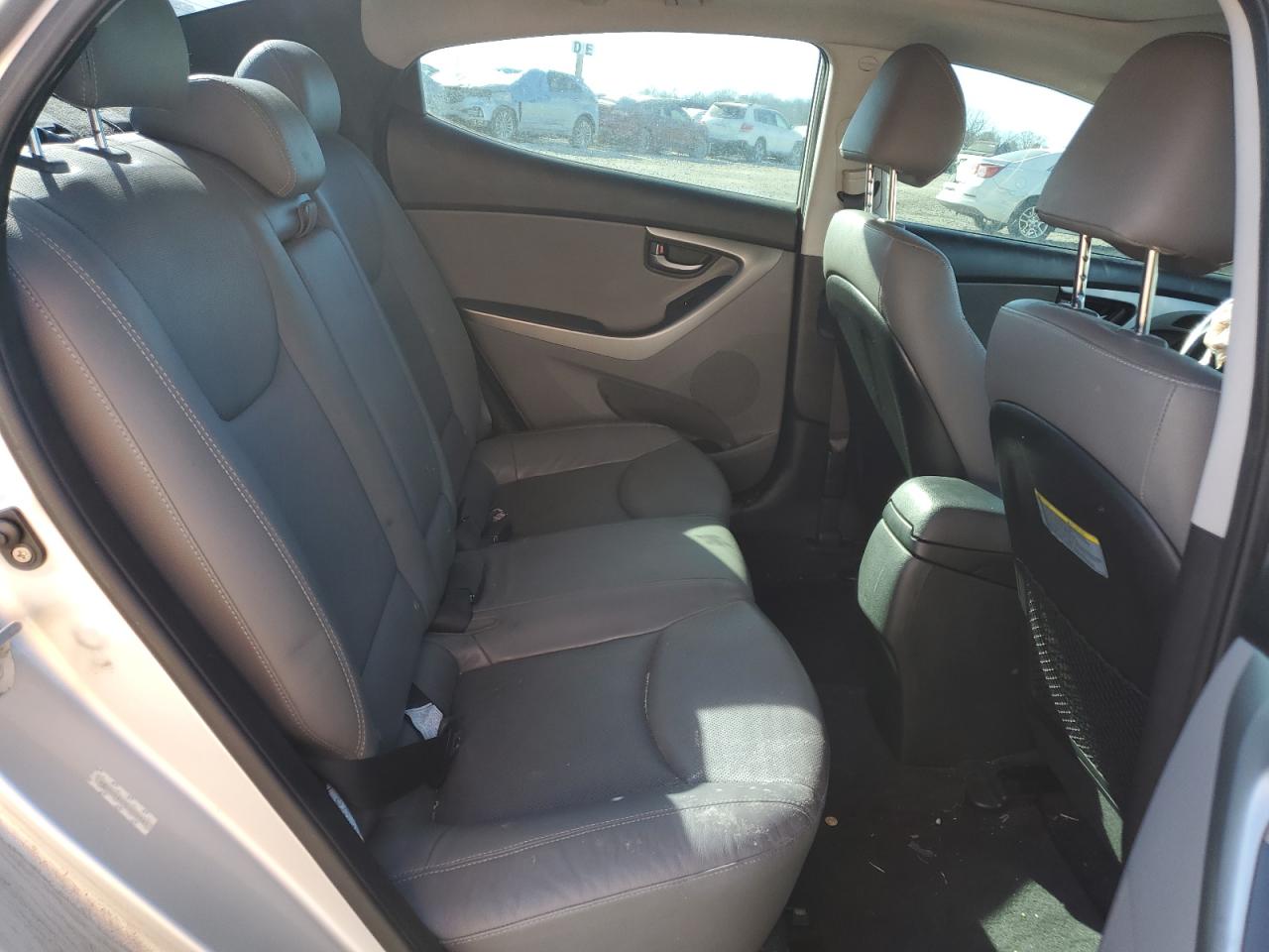 2014 Hyundai Elantra - Image 11