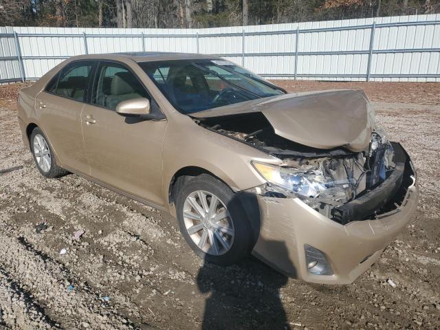 Sedans TOYOTA CAMRY 2012 Kremowy