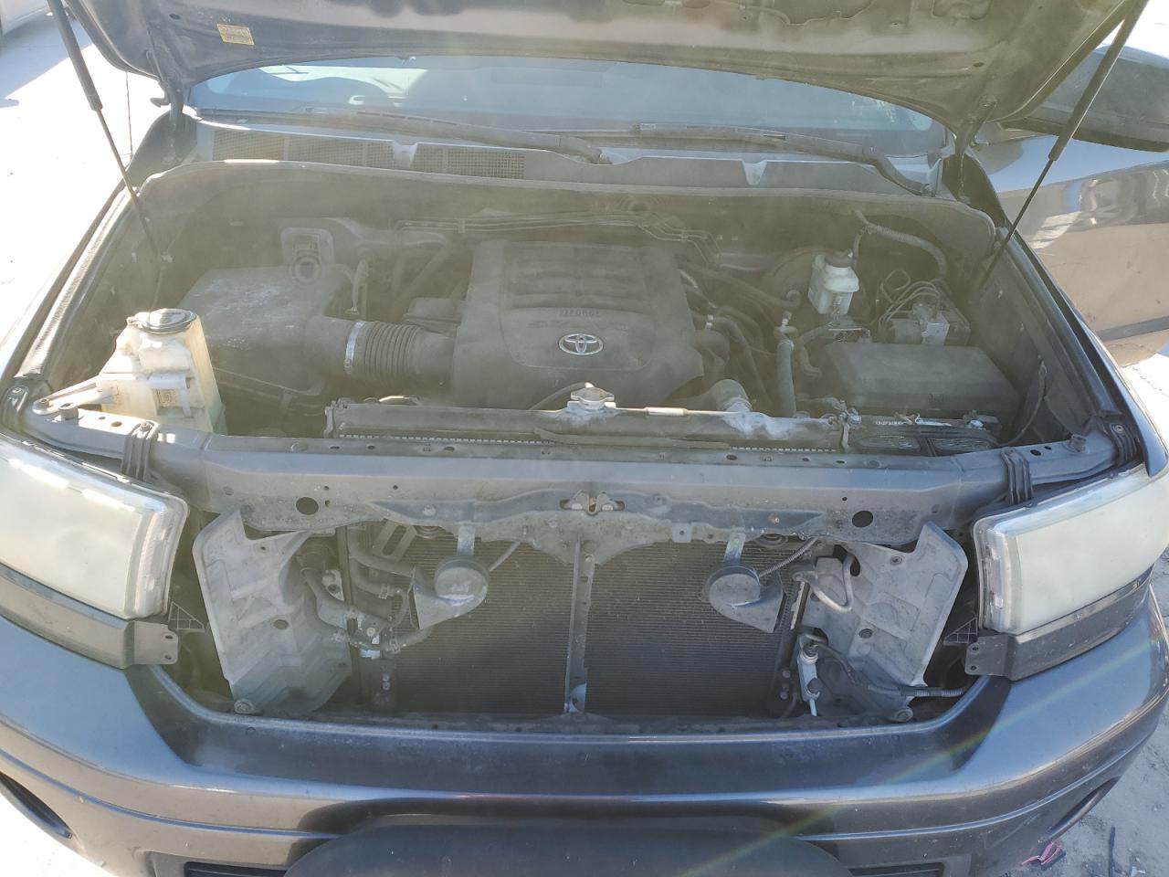 2011 Toyota Tundra - Image 11